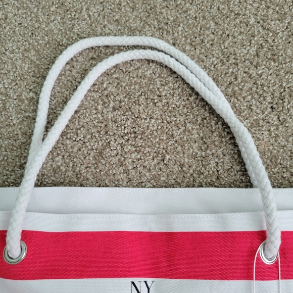 NWT NY&C Beach Tote - Picture 4 of 5